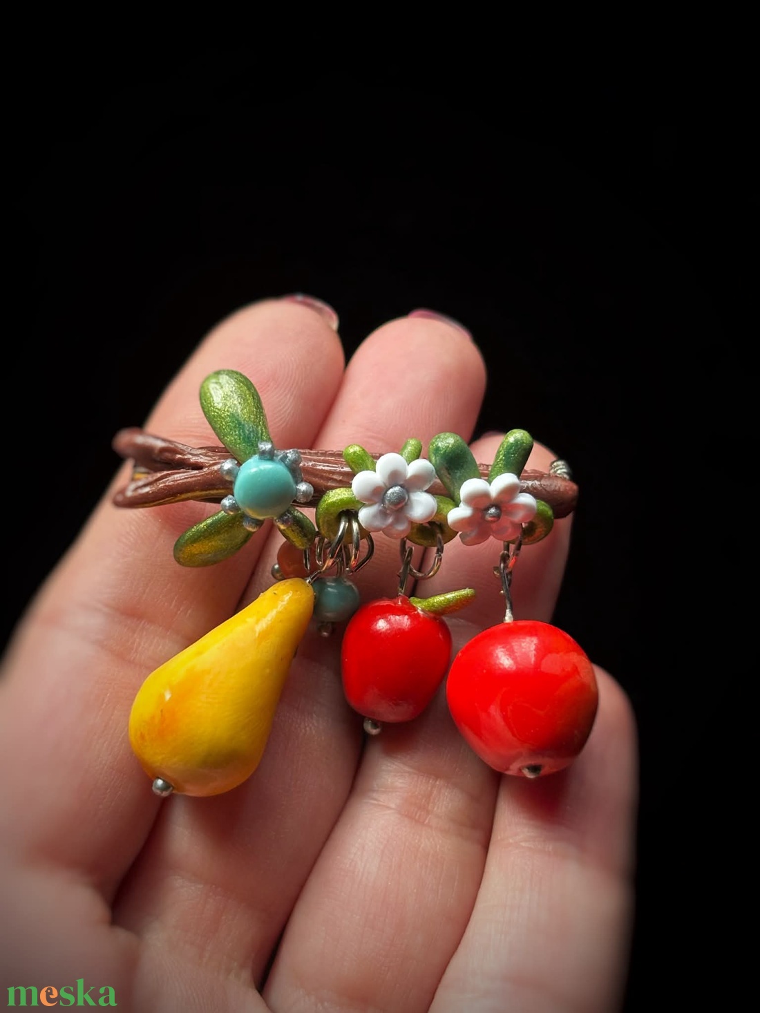 Alma-körte kitűző - ékszer - kitűző és bross - Meska.hu