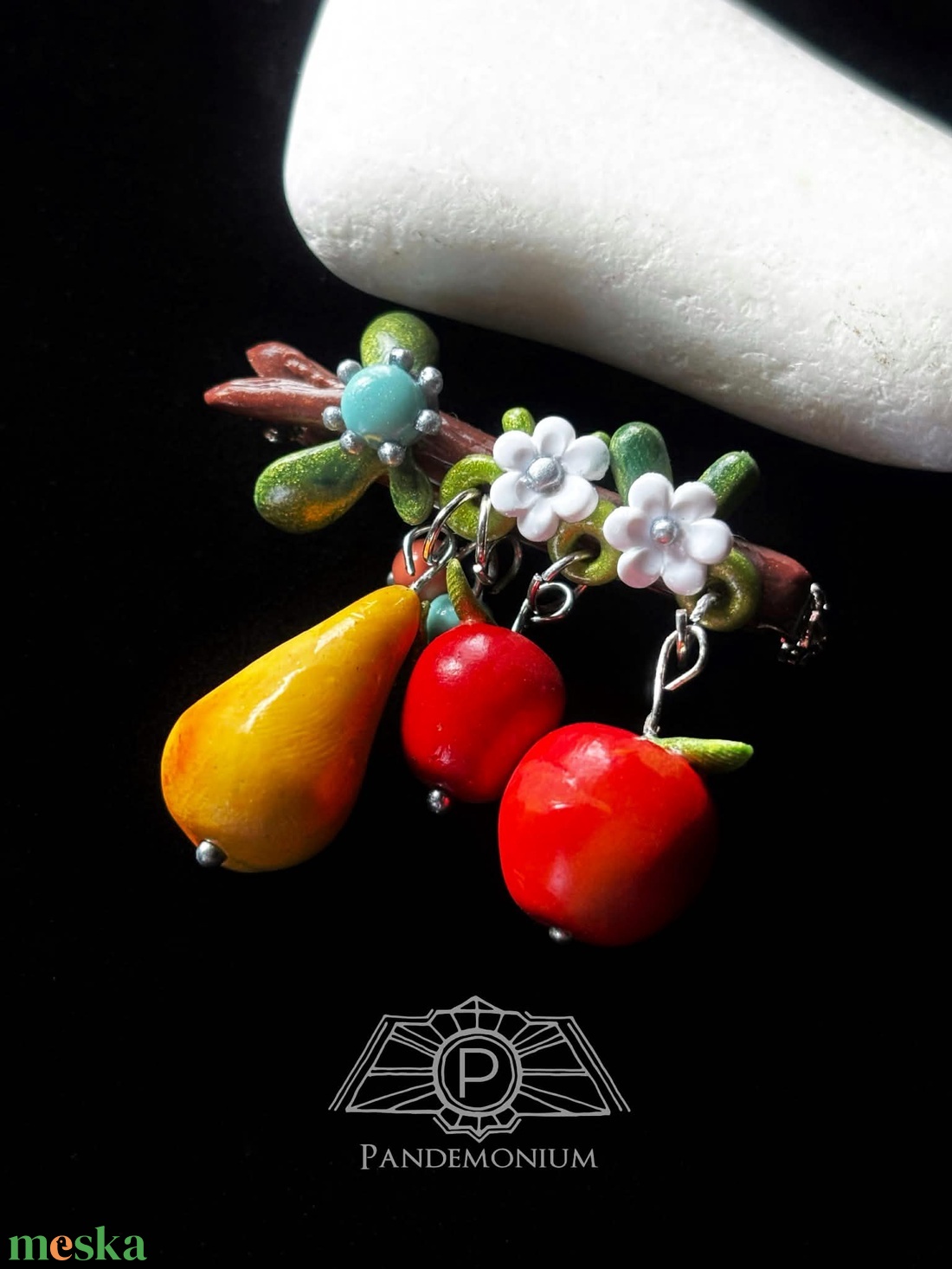 Alma-körte kitűző - ékszer - kitűző és bross - Meska.hu