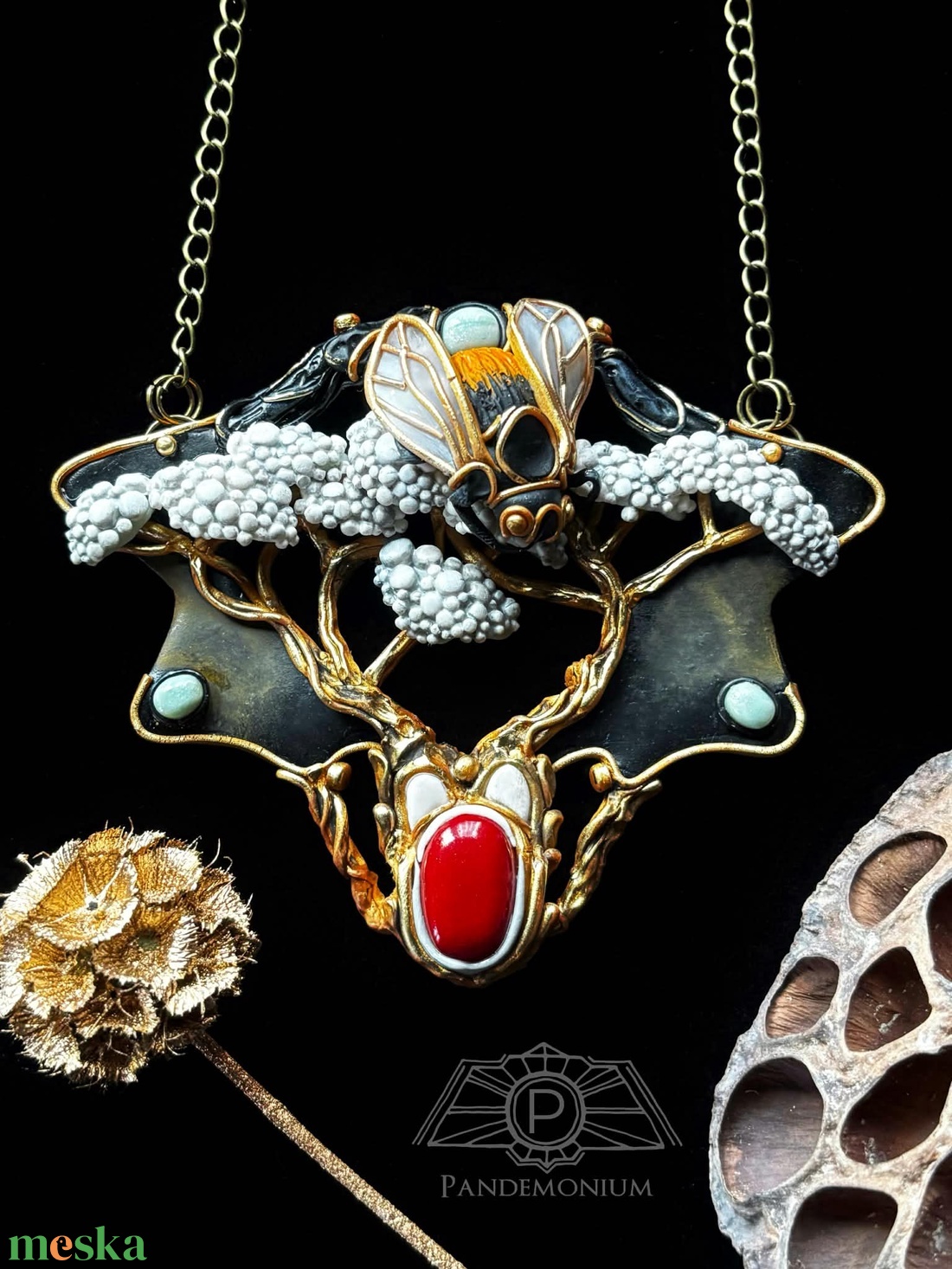 Méhecskés nyaklánc - ékszer - nyaklánc - medálos nyaklánc - Meska.hu