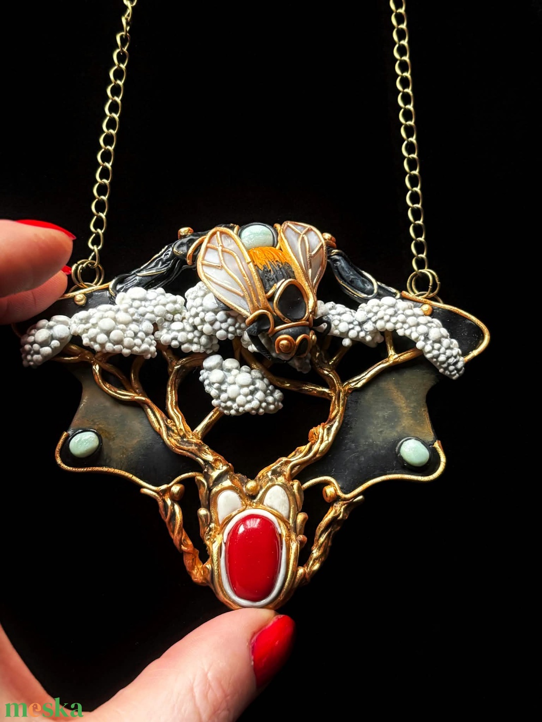 Méhecskés nyaklánc - ékszer - nyaklánc - medálos nyaklánc - Meska.hu