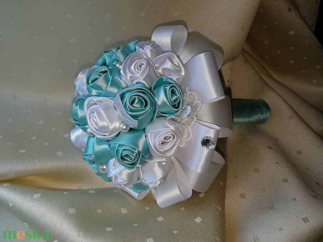 Szatén Menyasszonyi dobócsokor vagy Koszorúslány csokor vagy Ballagócsokor  - esküvő - menyasszonyi- és dobócsokor - Meska.hu