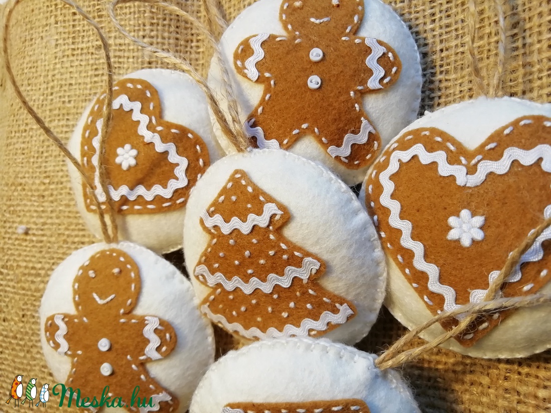 Filc mézes díszek - karácsony - karácsonyi lakásdekoráció - karácsonyfadíszek - karácsonyi lakásdekoráció - Meska.hu
