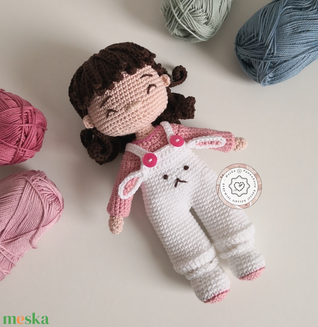 Horgolt amigurumi dekoráció, kézzel készült baba, pamutfonalból, levehető nyuszimuszi ruhával - játék & sport - baba & babaház - baba - Meska.hu Horgolt amigurumi dekoráció, kézzel készült baba, pamutfonalból, levehető nyuszimuszi ruhával - játék & sport - baba & babaház - baba - Meska.hu