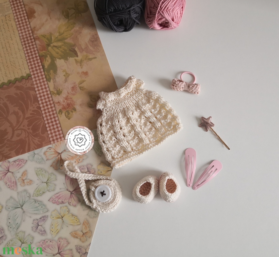 Kötött ruha amigurumi öltöztethető babához, CutePie kiegészítő, pamutból horgolt cipővel, táskával, játék dekoráció - játék & sport - baba & babaház - öltöztethető baba - Meska.hu