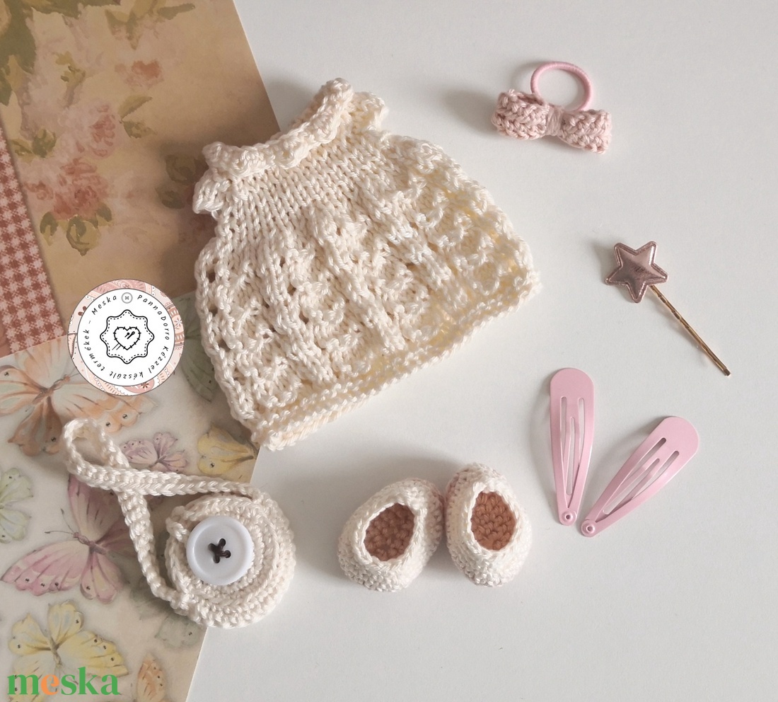 Kötött ruha amigurumi öltöztethető babához, CutePie kiegészítő, pamutból horgolt cipővel, táskával, játék dekoráció - játék & sport - baba & babaház - öltöztethető baba - Meska.hu