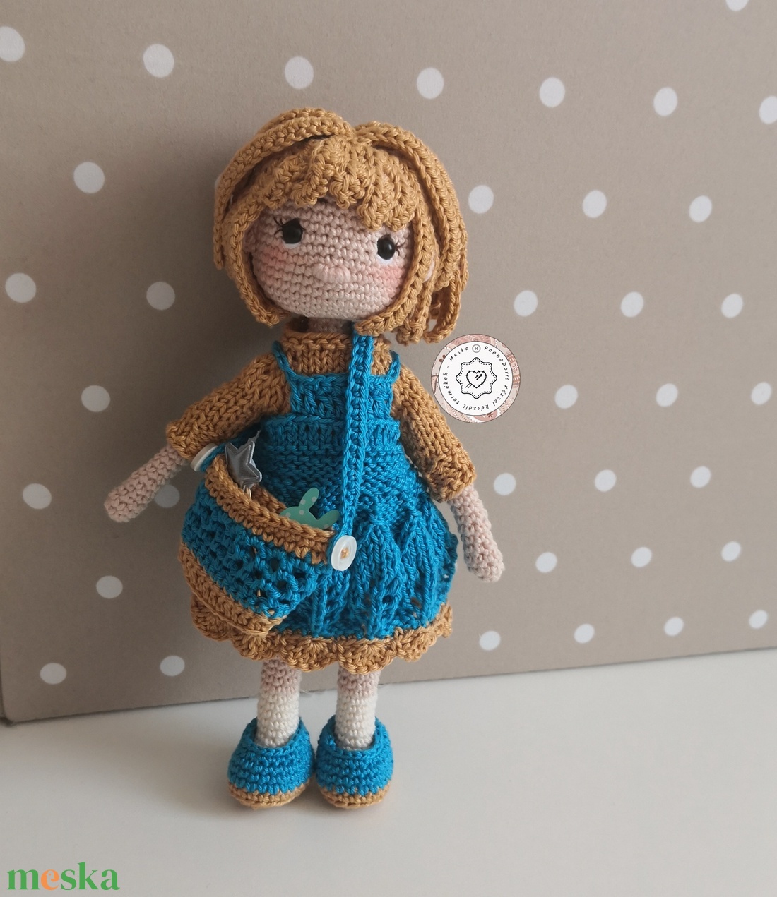 Horgolt baba, öltöztethető amigurumi kislány figura levehető kötött ruhával és cipővel, játék dekoráció - játék & sport - baba & babaház - öltöztethető baba - Meska.hu Horgolt baba, öltöztethető amigurumi kislány figura levehető kötött ruhával és cipővel, játék dekoráció - játék & sport - baba & babaház - öltöztethető baba - Meska.hu