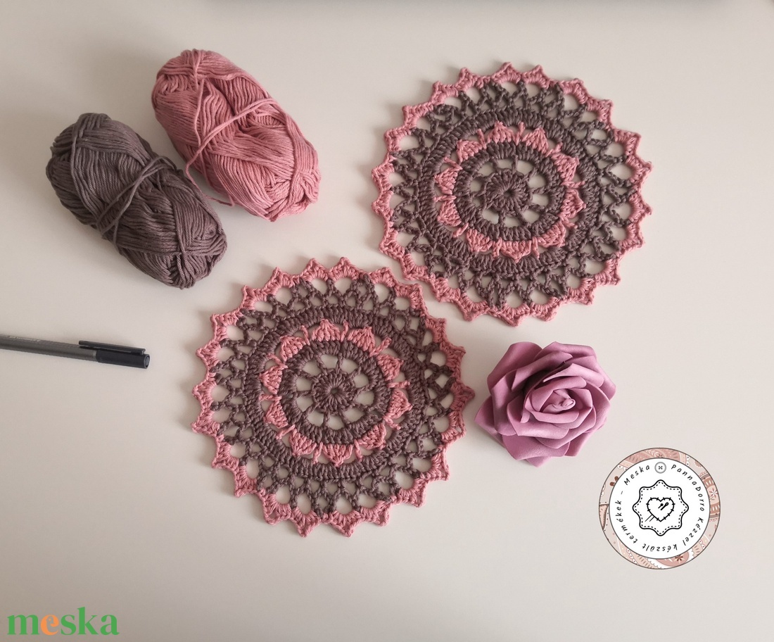 Horgolt rózsaterítő csipke vintage dekoráció, pamut asztal dísz, lakás kiegészítő, polcra, ajándékba, elegáns terítő - otthon & életmód - dekoráció - asztal és polc dekoráció - horgolt & csipketerítő - Meska.hu Horgolt rózsaterítő csipke vintage dekoráció, pamut asztal dísz, lakás kiegészítő, polcra, ajándékba, elegáns terítő - otthon & életmód - dekoráció - asztal és polc dekoráció - horgolt & csipketerítő - Meska.hu