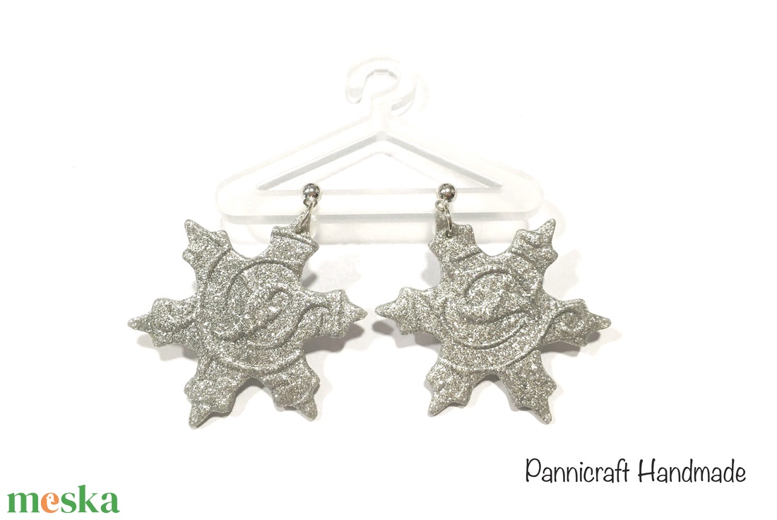 Ezüst nyomott mintás hópihe füli  - ékszer - fülbevaló - lógós kerek fülbevaló - Meska.hu
