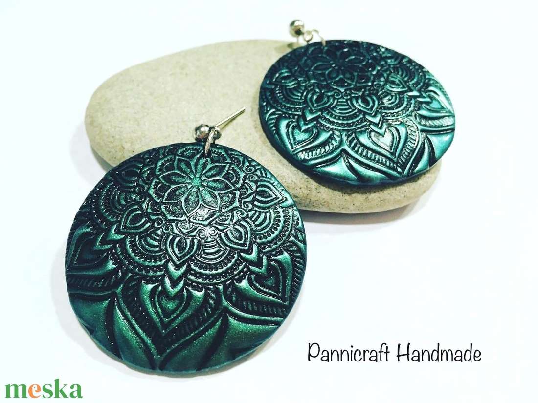 Mandala mintás gyurmafülbevaló - ékszer - fülbevaló - lógó fülbevaló - Meska.hu Mandala mintás gyurmafülbevaló - ékszer - fülbevaló - lógó fülbevaló - Meska.hu