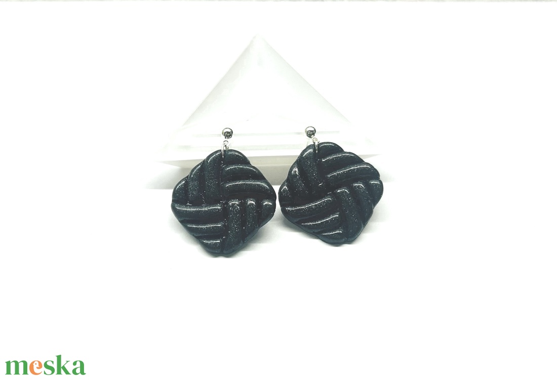 Különleges csavart négyszög gyurmafülbevaó - ékszer - fülbevaló - lógó fülbevaló - Meska.hu