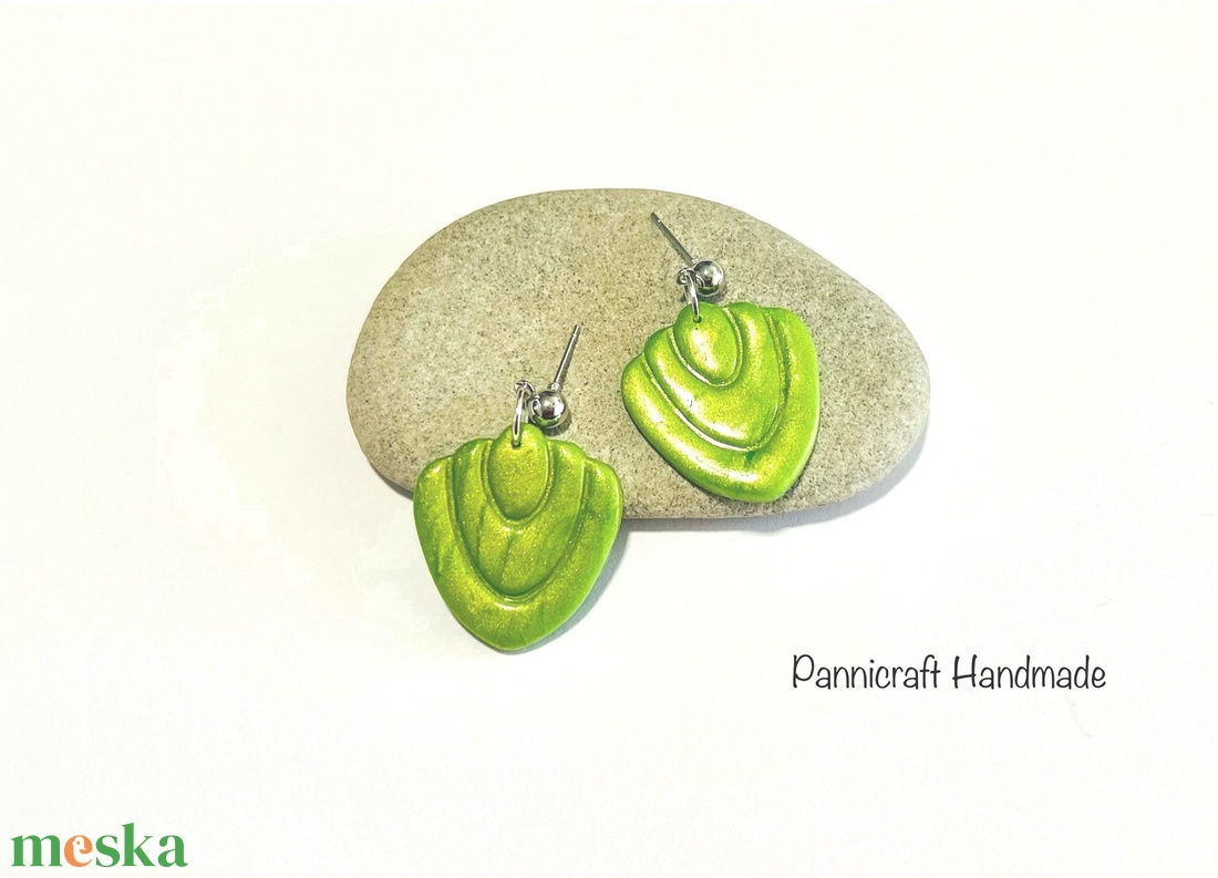 Zöld harmat gyurmafülbevaló - ékszer - fülbevaló - lógó fülbevaló - Meska.hu