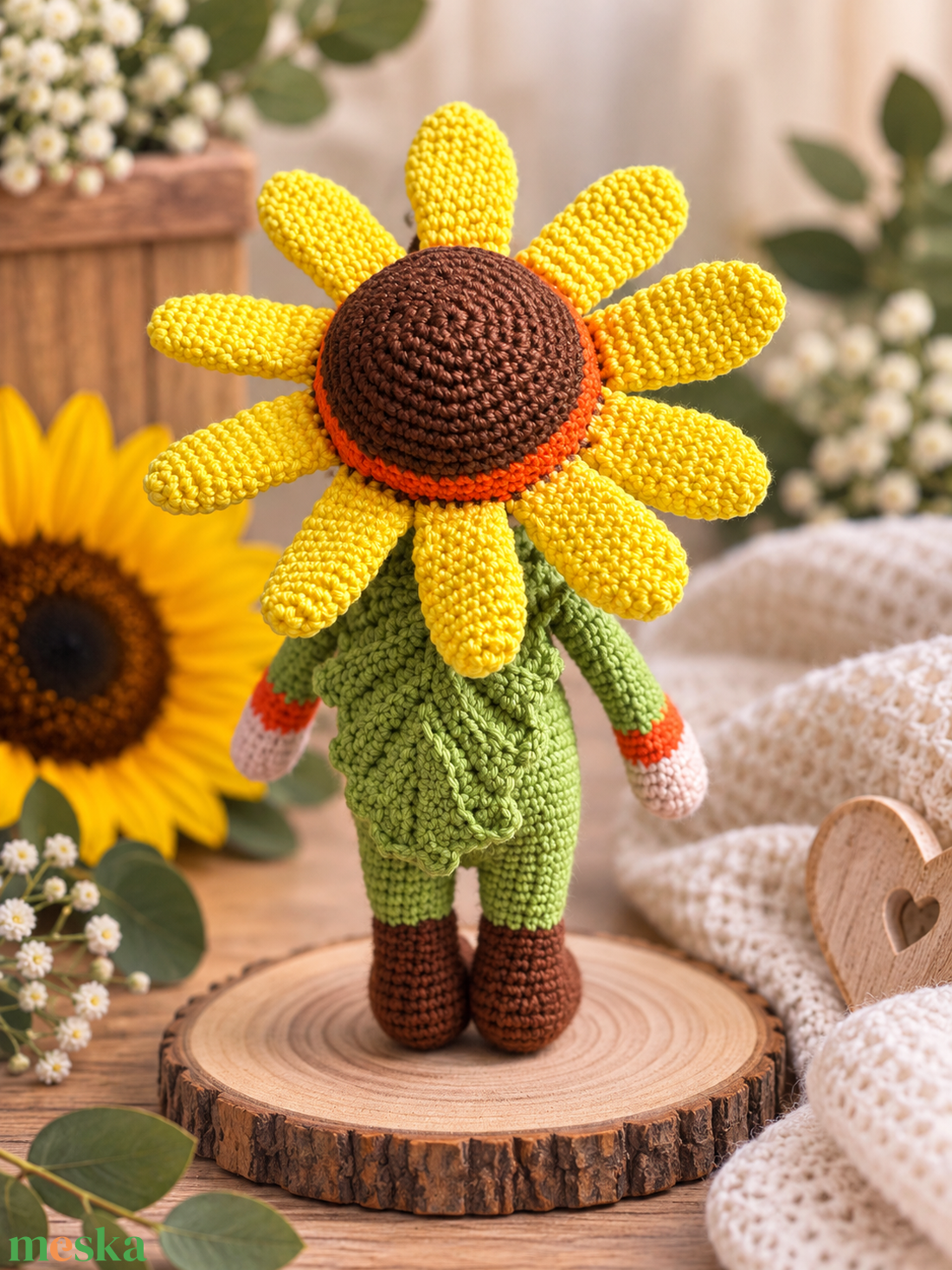  Horgolt napraforgó figura � egyedi amigurumi, kézműves dekoráció - otthon & életmód - virágdekoráció - virágdíszek - asztali virágdísz - Meska.hu