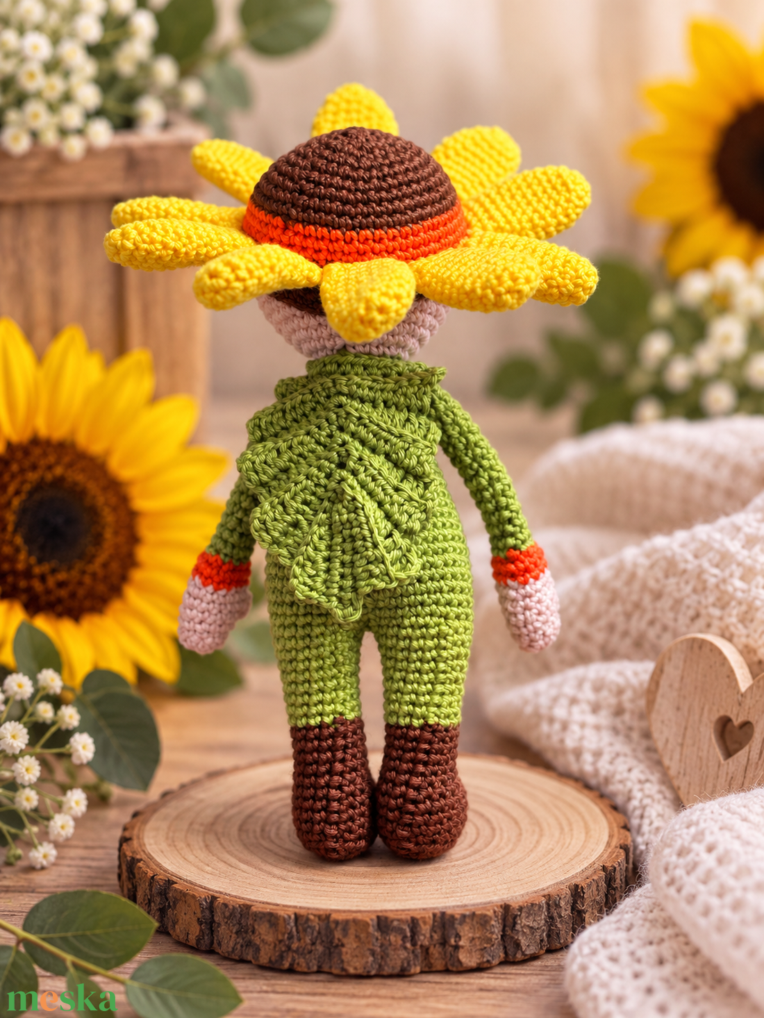  Horgolt napraforgó figura � egyedi amigurumi, kézműves dekoráció - otthon & életmód - virágdekoráció - virágdíszek - asztali virágdísz - Meska.hu