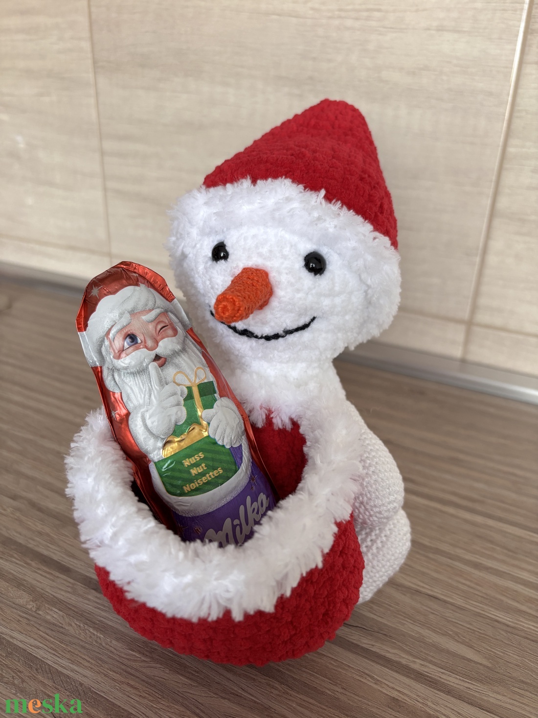 � Horgolt hóember piros csokikosárral � egyedi karácsonyi dekoráció ��� - karácsony - adventi díszek - adventi asztaldísz - Meska.hu