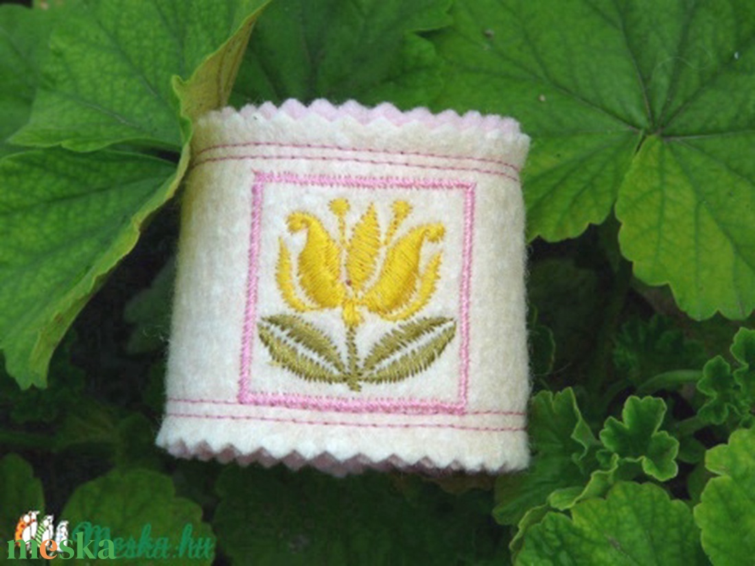 Sárga tulipános, karkötő - ékszer - karkötő - széles karkötő - Meska.hu Sárga tulipános, karkötő - ékszer - karkötő - széles karkötő - Meska.hu