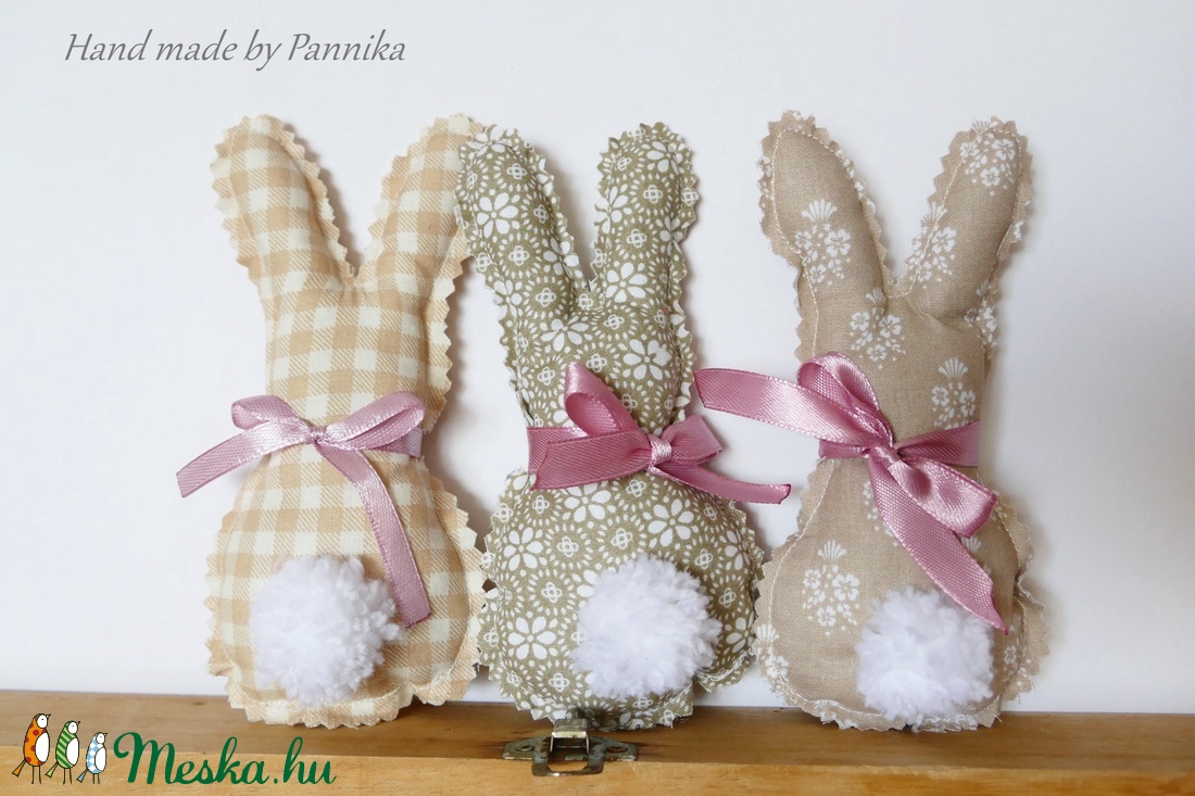 Három, húsvéti textil nyuszi, pom-pom farokkal (drappok) -  - Meska.hu