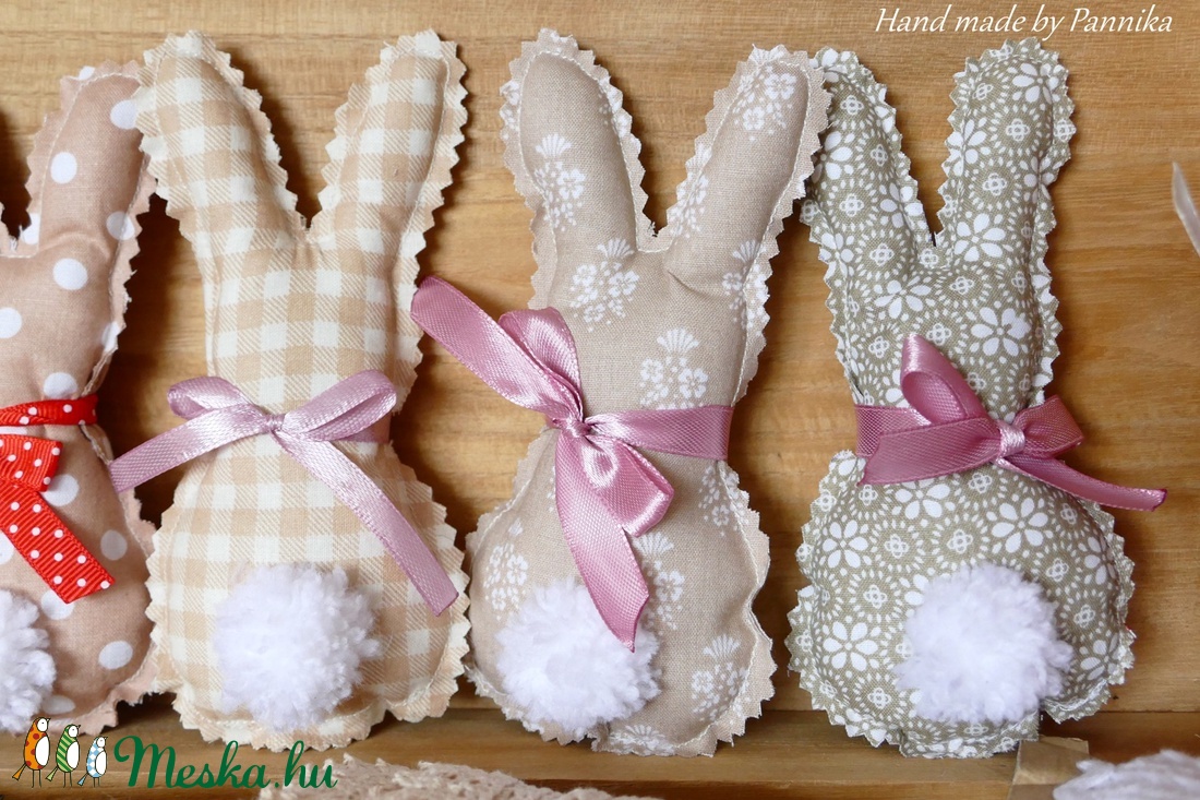 Három, húsvéti textil nyuszi, pom-pom farokkal (drappok) -  - Meska.hu