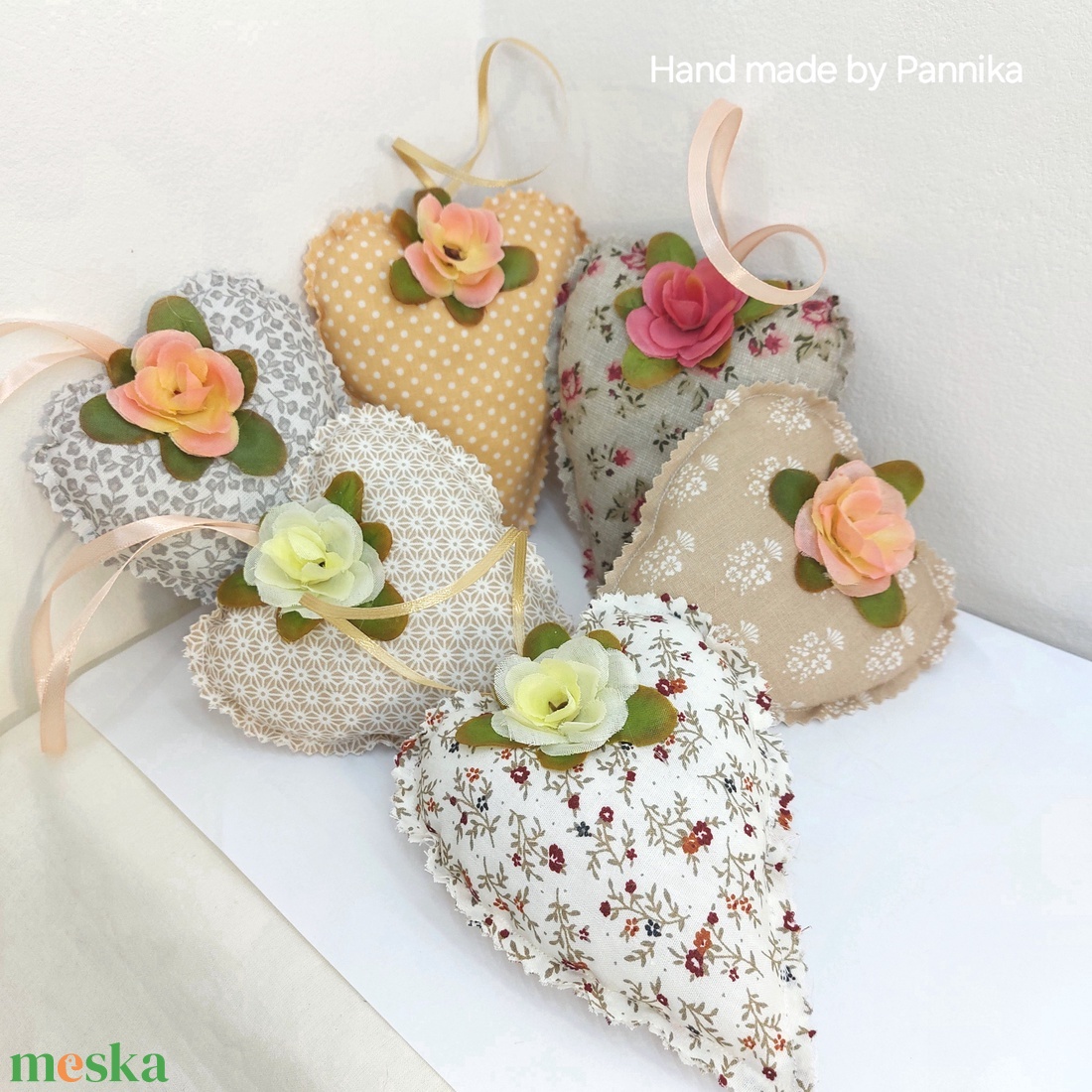 Kézműves pöttyös szív dísz Pannikától - otthon & életmód - dekoráció - dísztárgy - Meska.hu