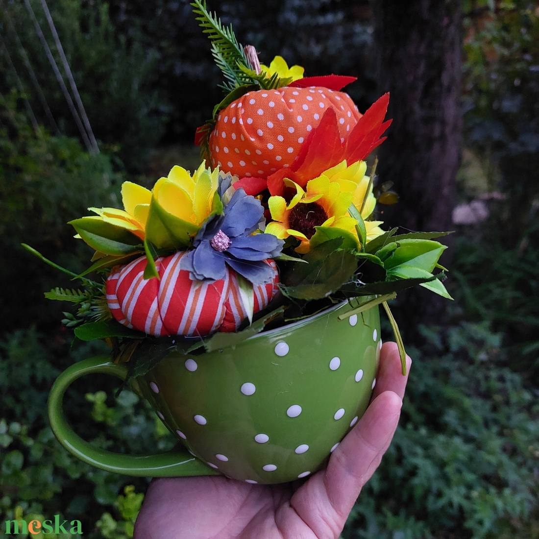 Őszi dísz pöttyös porcelán kaspóban - otthon & életmód - dekoráció - virágdísz és tartó - virágbox, virágdoboz - Meska.hu Őszi dísz pöttyös porcelán kaspóban - otthon & életmód - dekoráció - virágdísz és tartó - virágbox, virágdoboz - Meska.hu