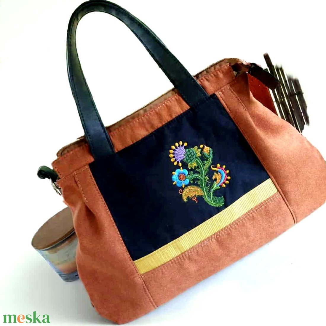 Hímzett velúrbőr hatású kézi és válltáska - táska & tok - kézitáska & válltáska - válltáska - Meska.hu