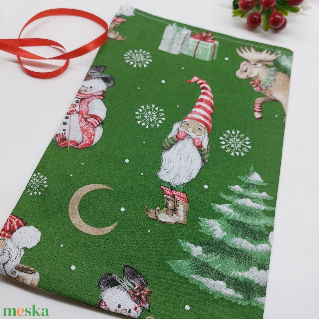 Mikulászsak zöld pamutvászon alaponlapon  - karácsony - mikulás - mikulás zsák - Meska.hu