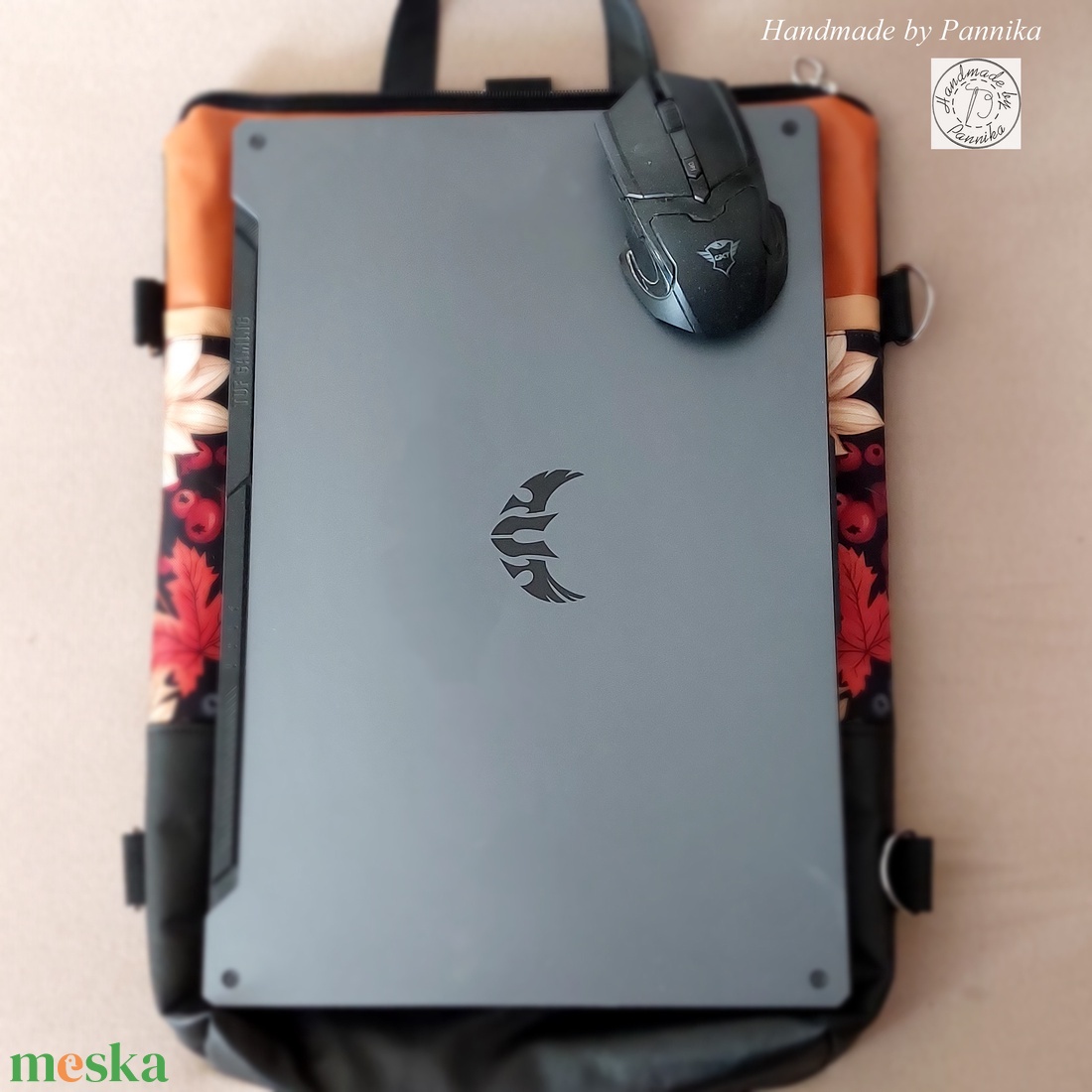 3az1-ben: Hátizsák, válltáska, oldaltáska Gyönyörű betéttel, amelybe LAPTOP is belefér - táska & tok - hátizsák - hátizsák - Meska.hu