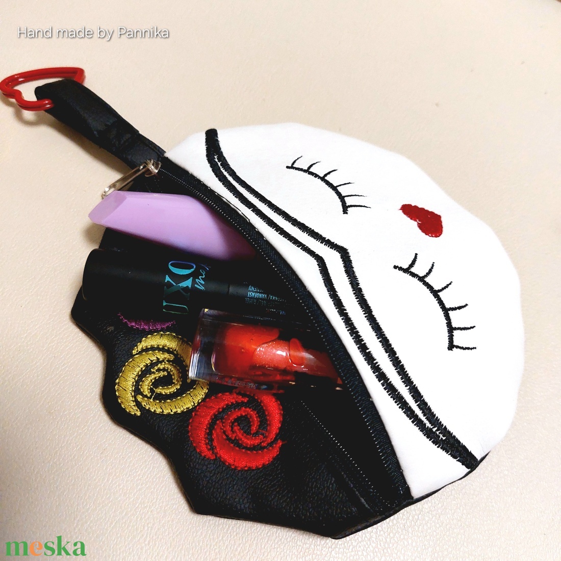 Frida Kahlo mintás nesszesszer, pénztárca, bármittartó. Frida hímzéssel - táska & tok - neszesszer - Meska.hu