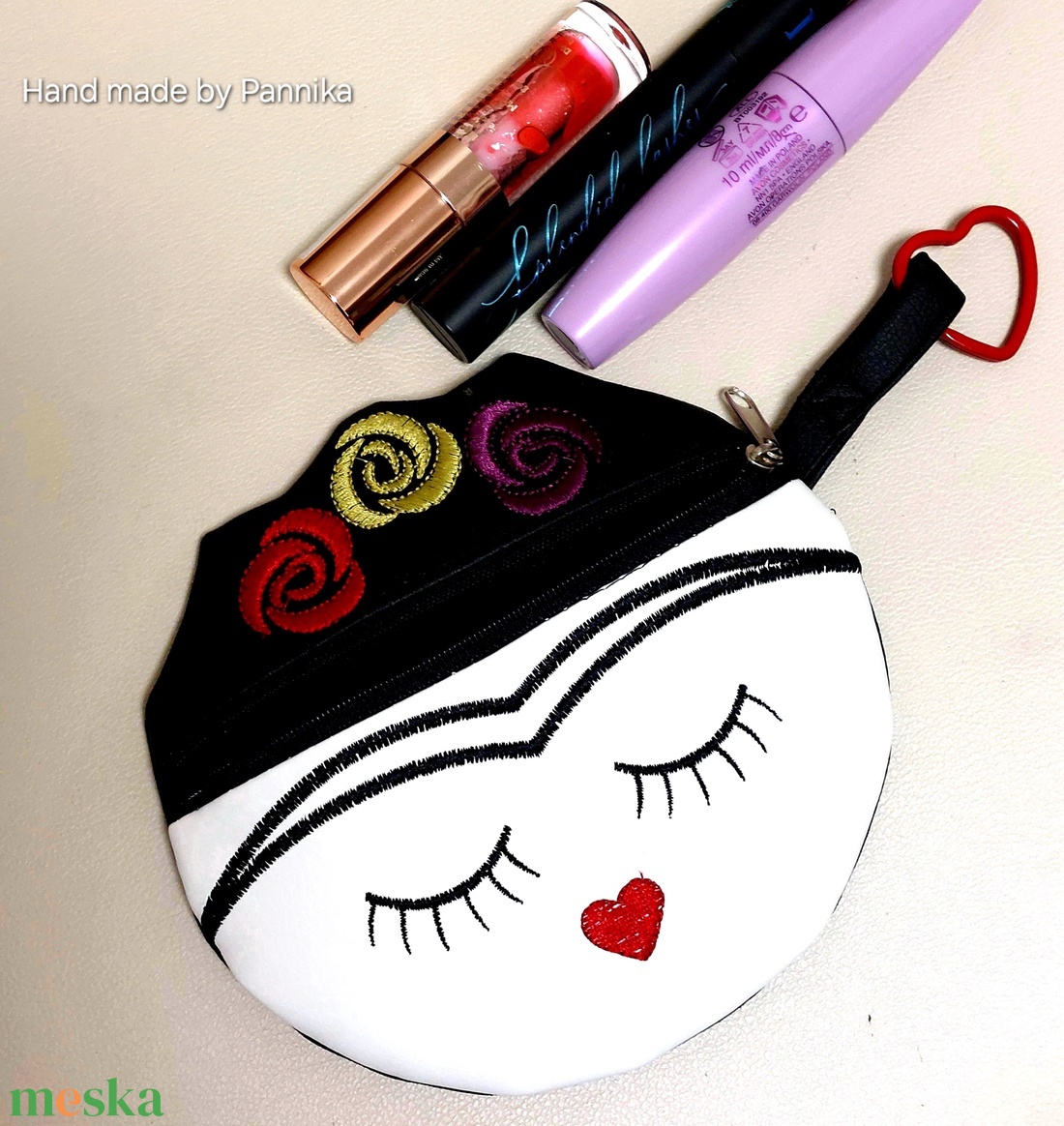 Frida Kahlo mintás nesszesszer, pénztárca, bármittartó. Frida hímzéssel - táska & tok - neszesszer - Meska.hu