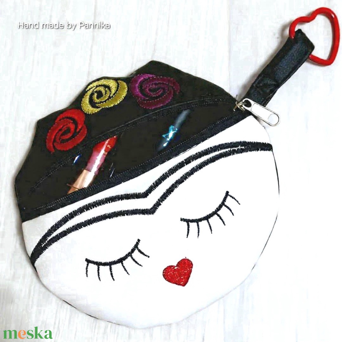 Frida Kahlo mintás nesszesszer, pénztárca, bármittartó. Frida hímzéssel - táska & tok - neszesszer - Meska.hu