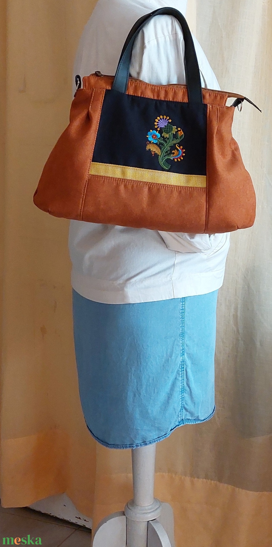 Hímzett velúrbőr hatású kézi és válltáska - táska & tok - kézitáska & válltáska - válltáska - Meska.hu