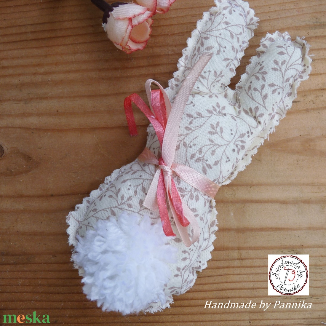 Húsvéti textil nyuszi, pom-pom farokkal  - ünnepi díszek, dekorációk - húsvéti díszek és dekorációk - Meska.hu