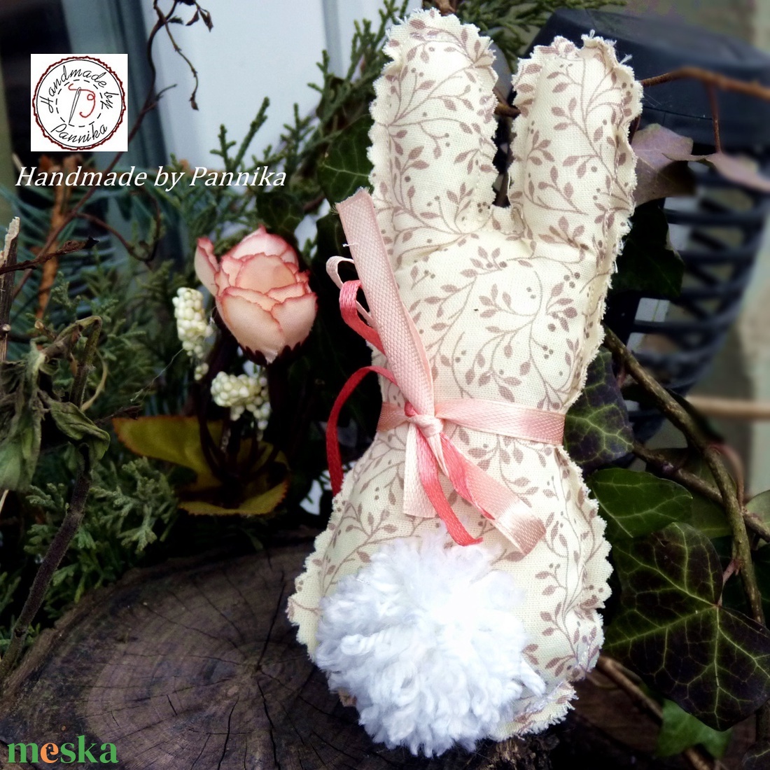 Húsvéti textil nyuszi, pom-pom farokkal  - ünnepi díszek, dekorációk - húsvéti díszek és dekorációk - Meska.hu
