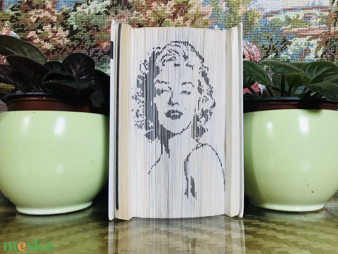 Marilyn Monroe - otthon & életmód - dekoráció - asztal és polc dekoráció - könyvszobor - Meska.hu
