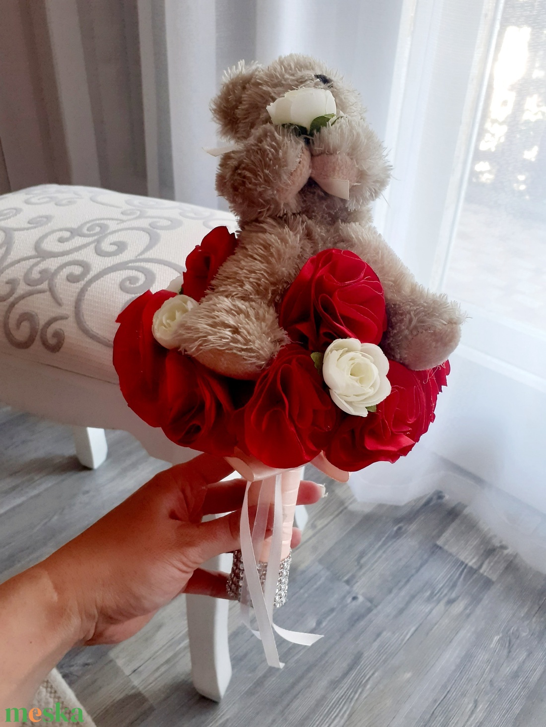 Piros örökvirág virágcsokor macival - otthon & életmód - dekoráció - virágdísz és tartó - csokor & virágdísz - Meska.hu