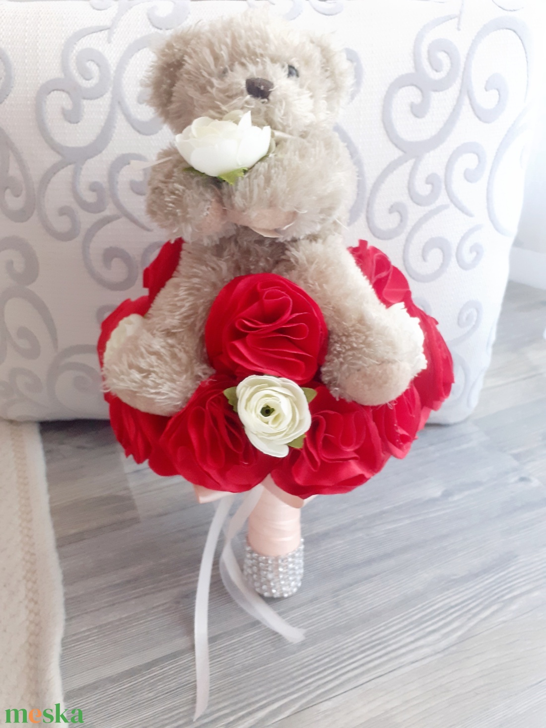 Piros örökvirág virágcsokor macival - otthon & életmód - dekoráció - virágdísz és tartó - csokor & virágdísz - Meska.hu