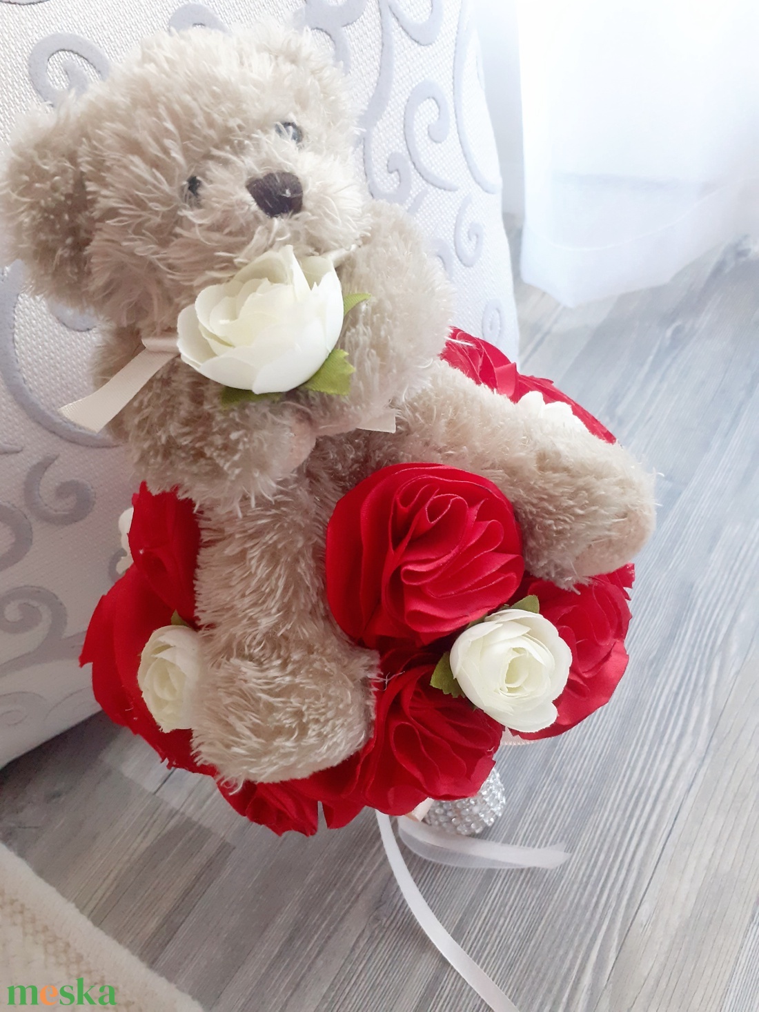 Piros örökvirág virágcsokor macival - otthon & életmód - dekoráció - virágdísz és tartó - csokor & virágdísz - Meska.hu