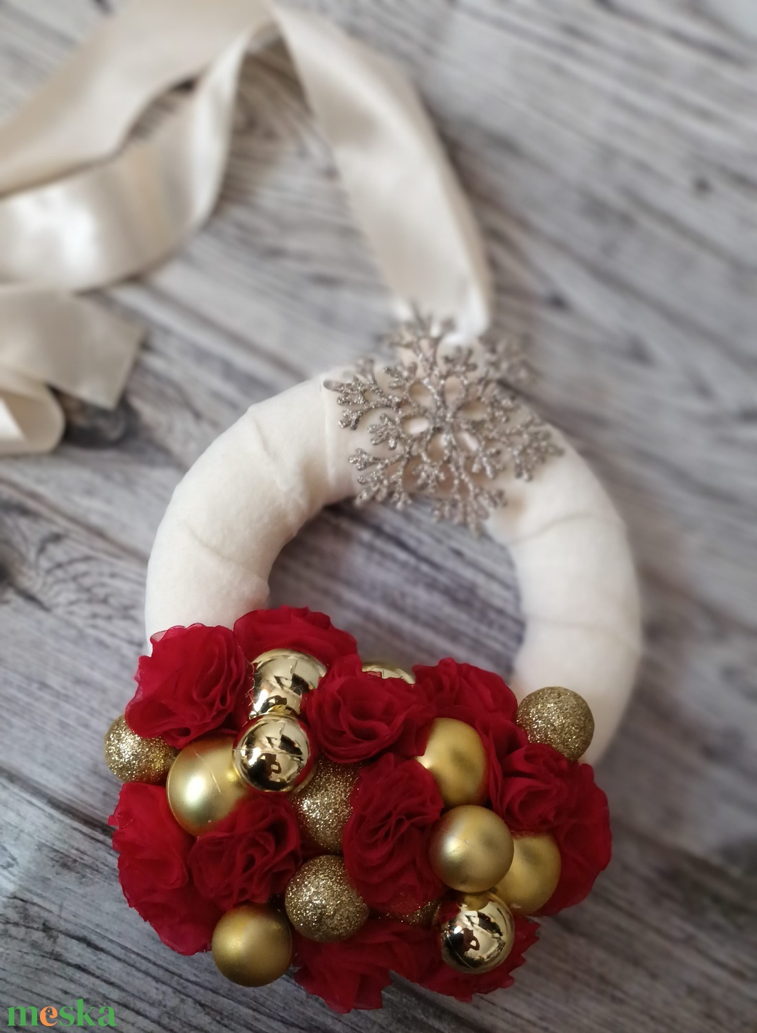 Gömbös kopogtató hópihével, ajtódísz, piros és arany - karácsony - adventi díszek - adventi ajtódísz - Meska.hu Gömbös kopogtató hópihével, ajtódísz, piros és arany - karácsony - adventi díszek - adventi ajtódísz - Meska.hu