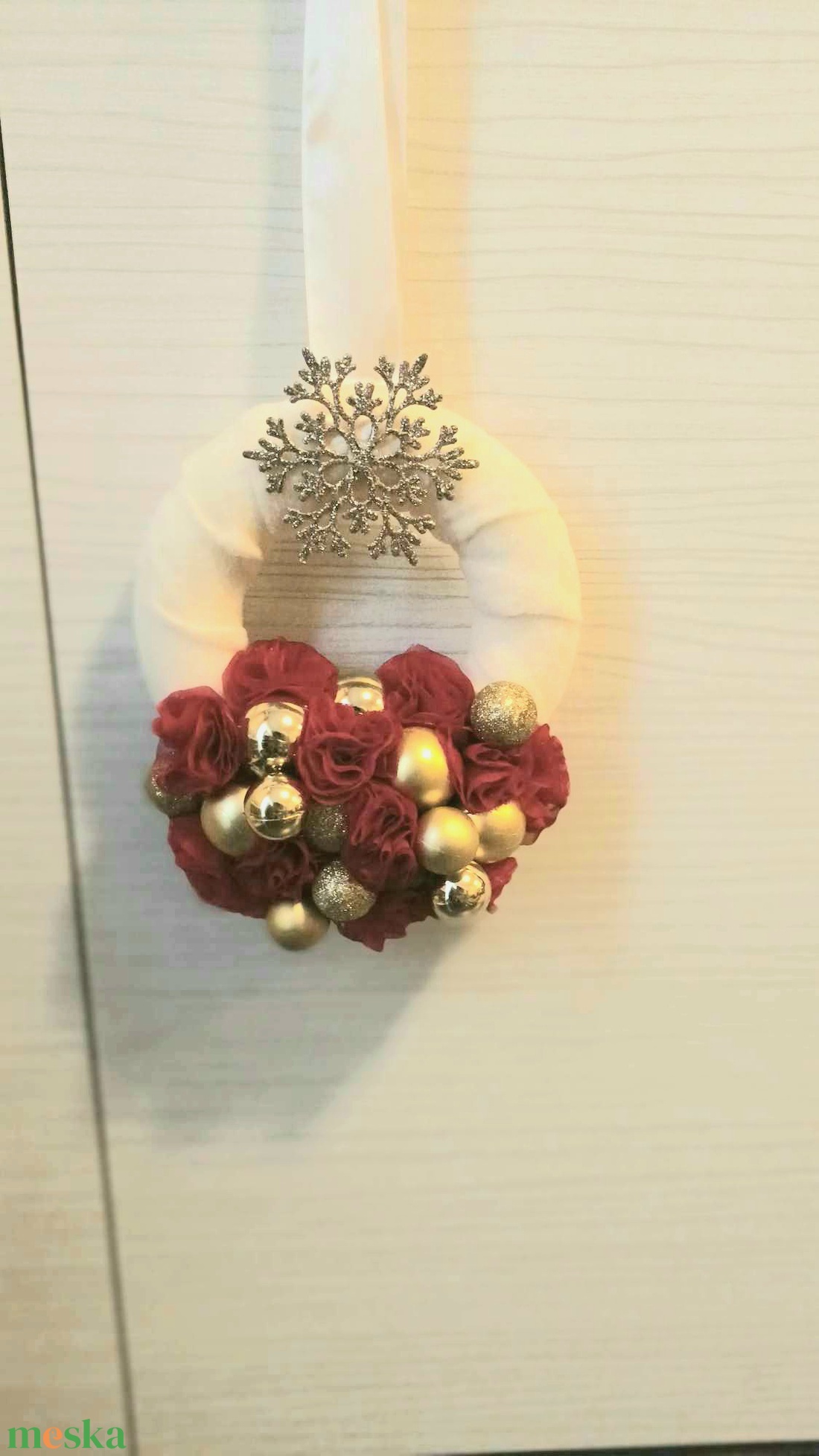 Gömbös kopogtató hópihével, ajtódísz, piros és arany - karácsony - adventi díszek - adventi ajtódísz - Meska.hu Gömbös kopogtató hópihével, ajtódísz, piros és arany - karácsony - adventi díszek - adventi ajtódísz - Meska.hu