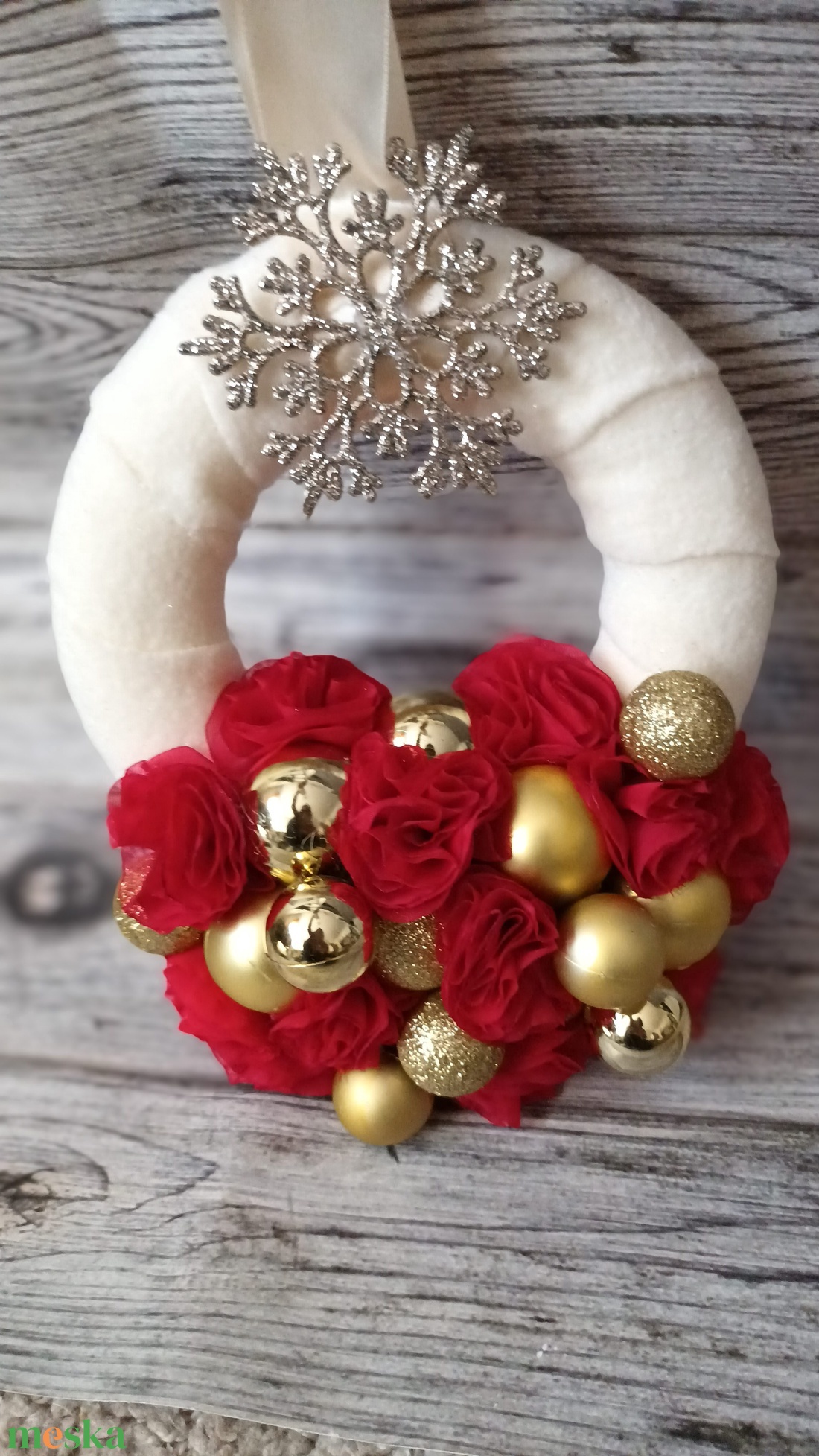 Gömbös kopogtató hópihével, ajtódísz, piros és arany - karácsony - adventi díszek - adventi ajtódísz - Meska.hu Gömbös kopogtató hópihével, ajtódísz, piros és arany - karácsony - adventi díszek - adventi ajtódísz - Meska.hu