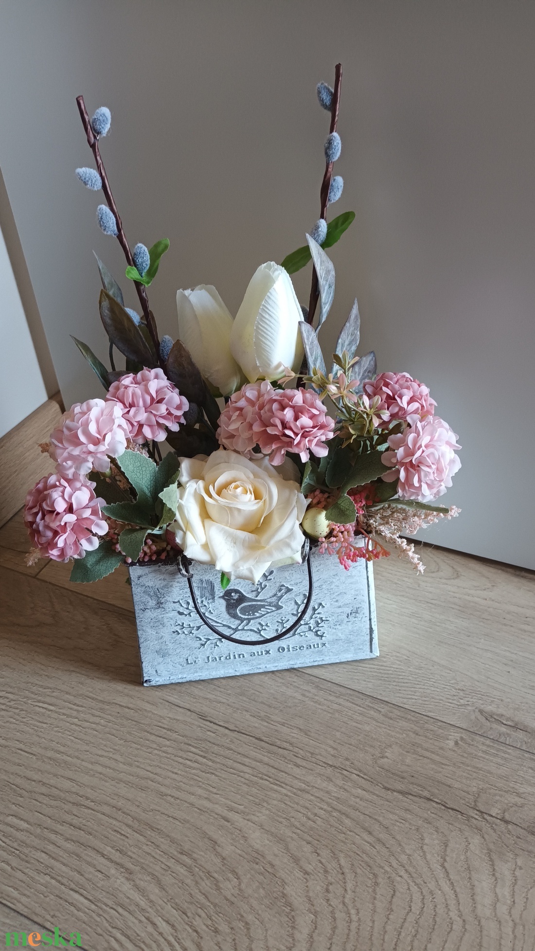 Madárkás virágkosár tavaszra - otthon & életmód - virágdekoráció - virágdíszek - asztali virágdísz - Meska.hu