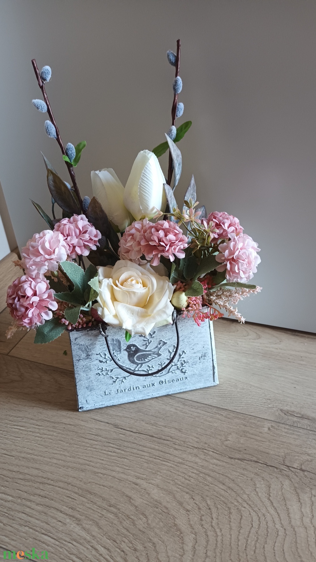 Madárkás virágkosár tavaszra - otthon & életmód - virágdekoráció - virágdíszek - asztali virágdísz - Meska.hu