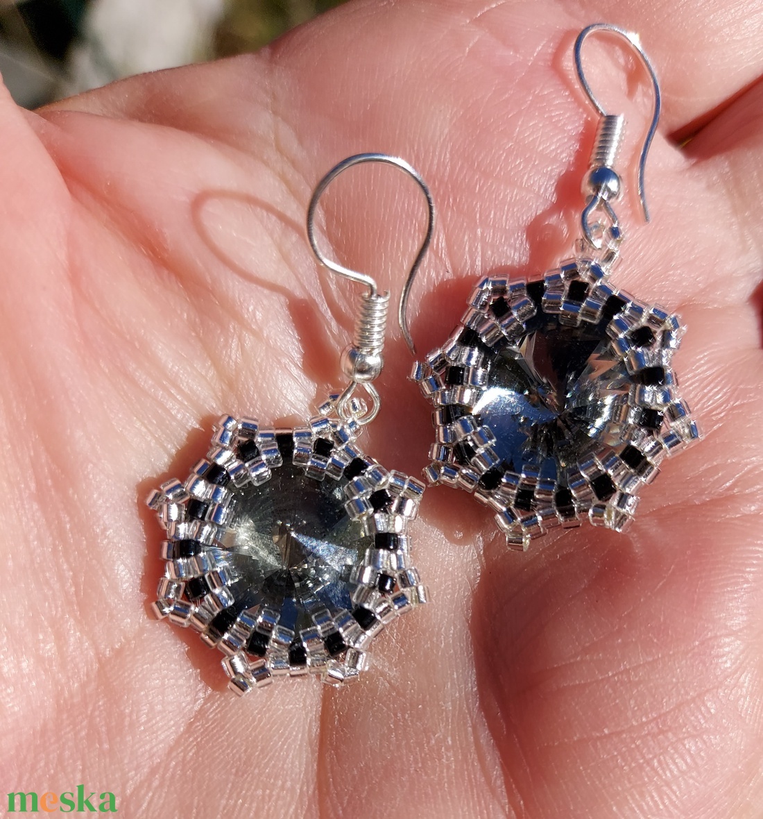 Szürke Swarowski köves fülbevaló - ékszer - fülbevaló - lógó fülbevaló - Meska.hu Szürke Swarowski köves fülbevaló - ékszer - fülbevaló - lógó fülbevaló - Meska.hu