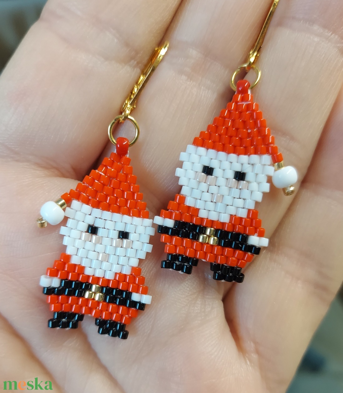 Icipici Mikulás gyöngyfülbevaló  - ékszer - fülbevaló - lógó fülbevaló - Meska.hu