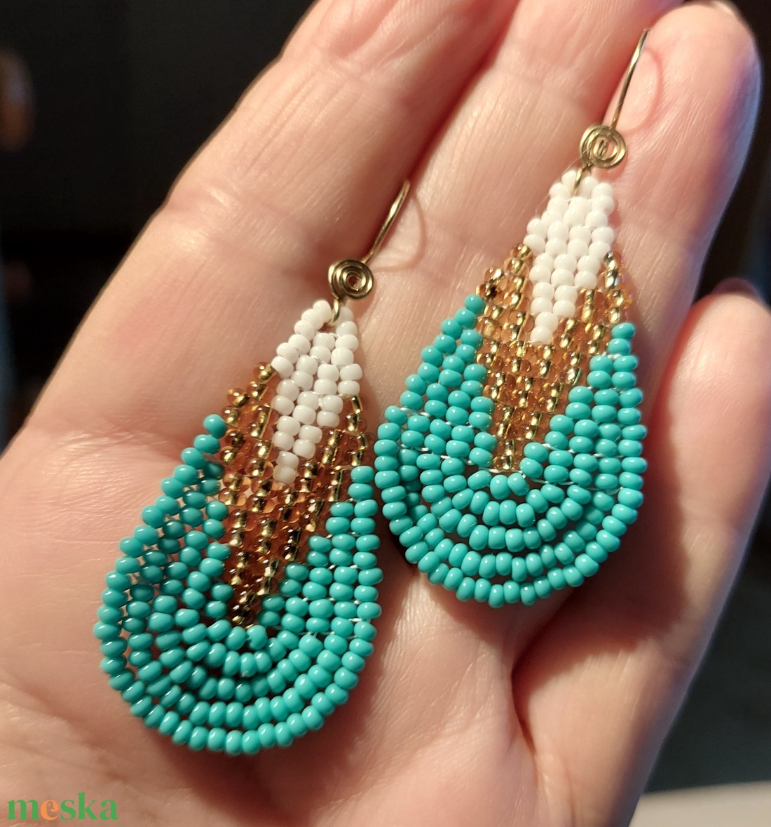 Türkizzöld csepp gyöngyfülbevaló - ékszer - fülbevaló - lógó csepp fülbevaló - Meska.hu