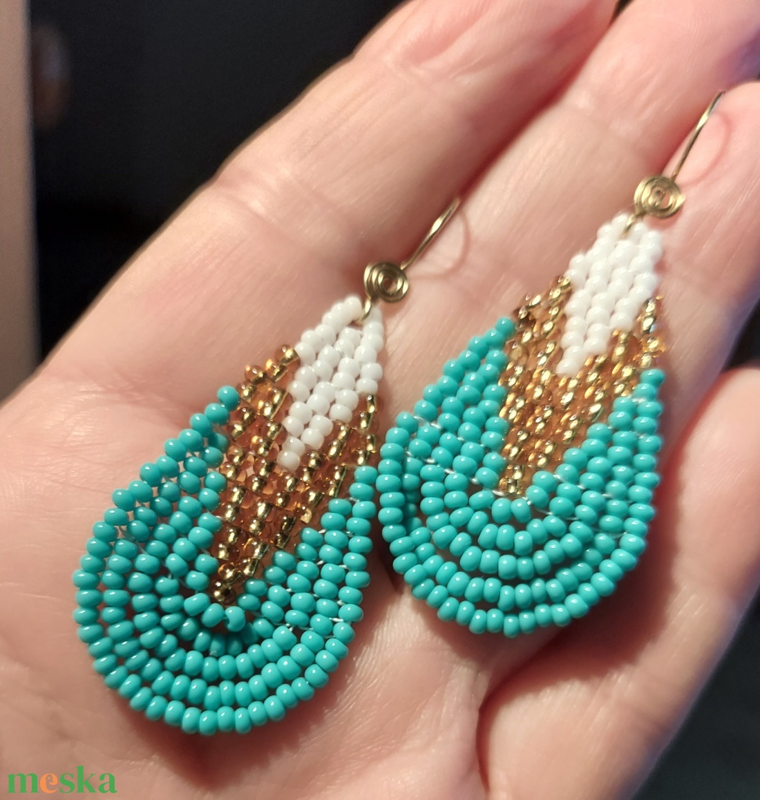 Türkizzöld csepp gyöngyfülbevaló - ékszer - fülbevaló - lógó csepp fülbevaló - Meska.hu