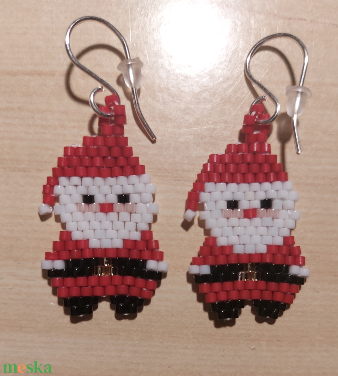 Pocakos Mikulás gyöngyfülbevaló  - ékszer - fülbevaló - lógó fülbevaló - Meska.hu