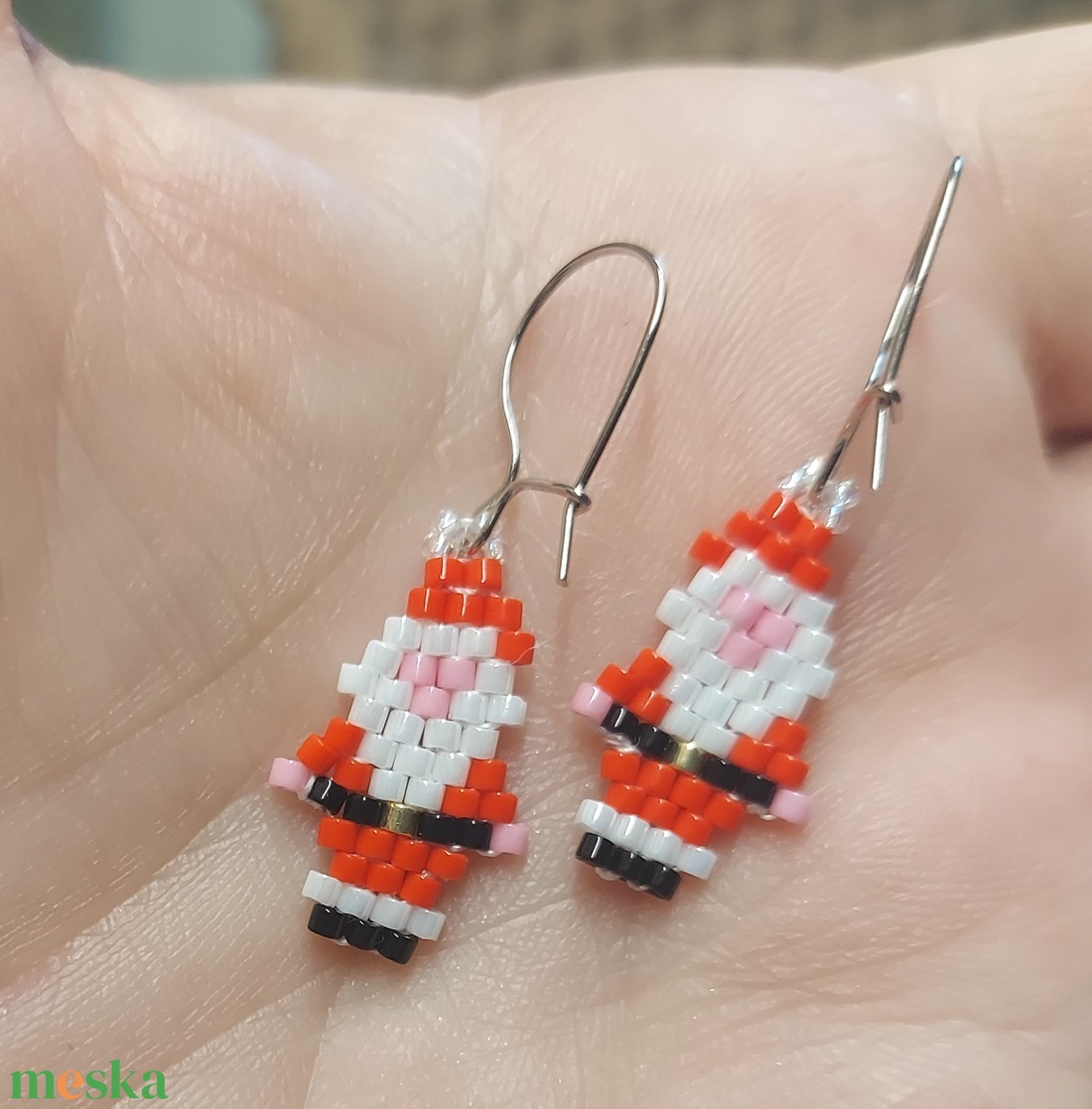 Mini Mikulás gyöngyfülbevaló  - ékszer - fülbevaló - lógó fülbevaló - Meska.hu