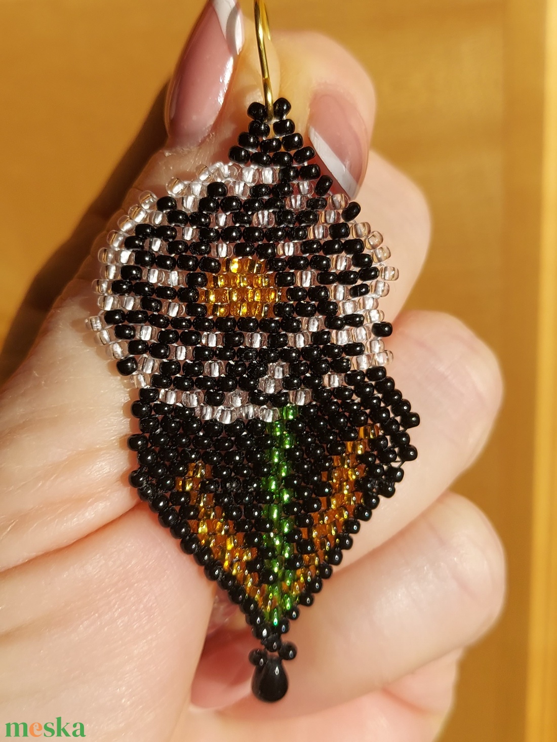 Pitypangos gyöngyfülbevaló - ékszer - fülbevaló - lógó fülbevaló - Meska.hu