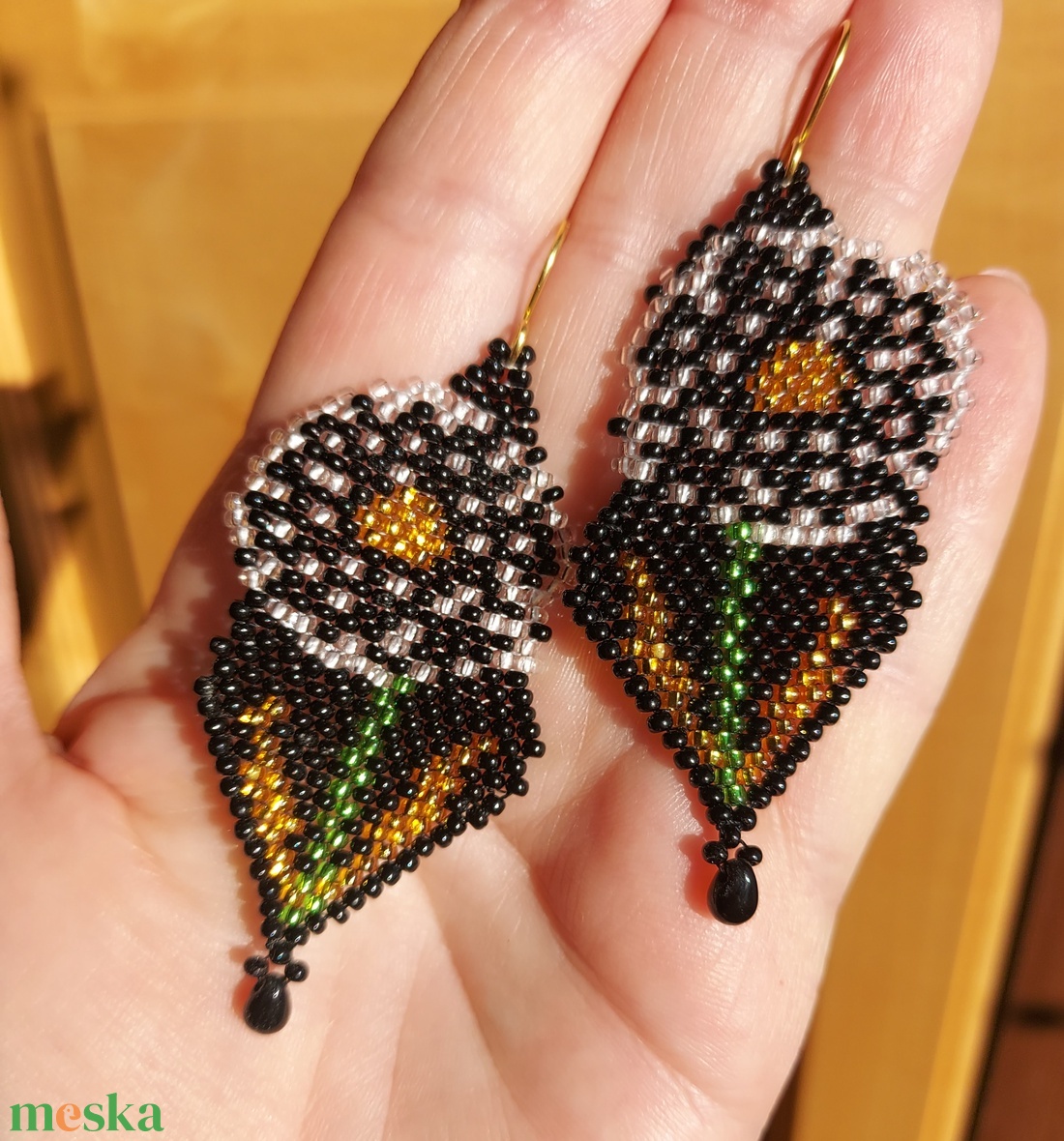 Pitypangos gyöngyfülbevaló - ékszer - fülbevaló - lógó fülbevaló - Meska.hu