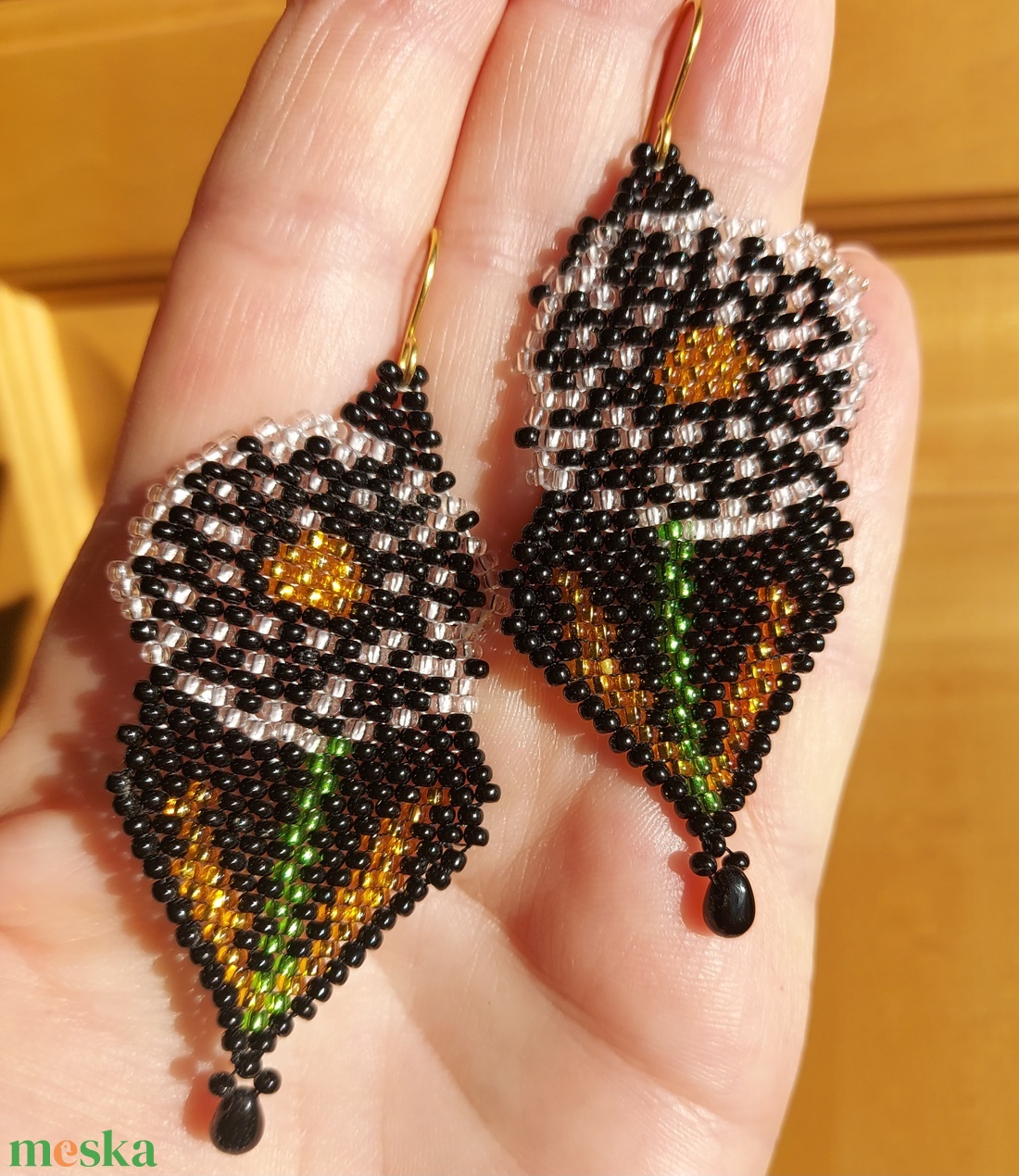 Pitypangos gyöngyfülbevaló - ékszer - fülbevaló - lógó fülbevaló - Meska.hu